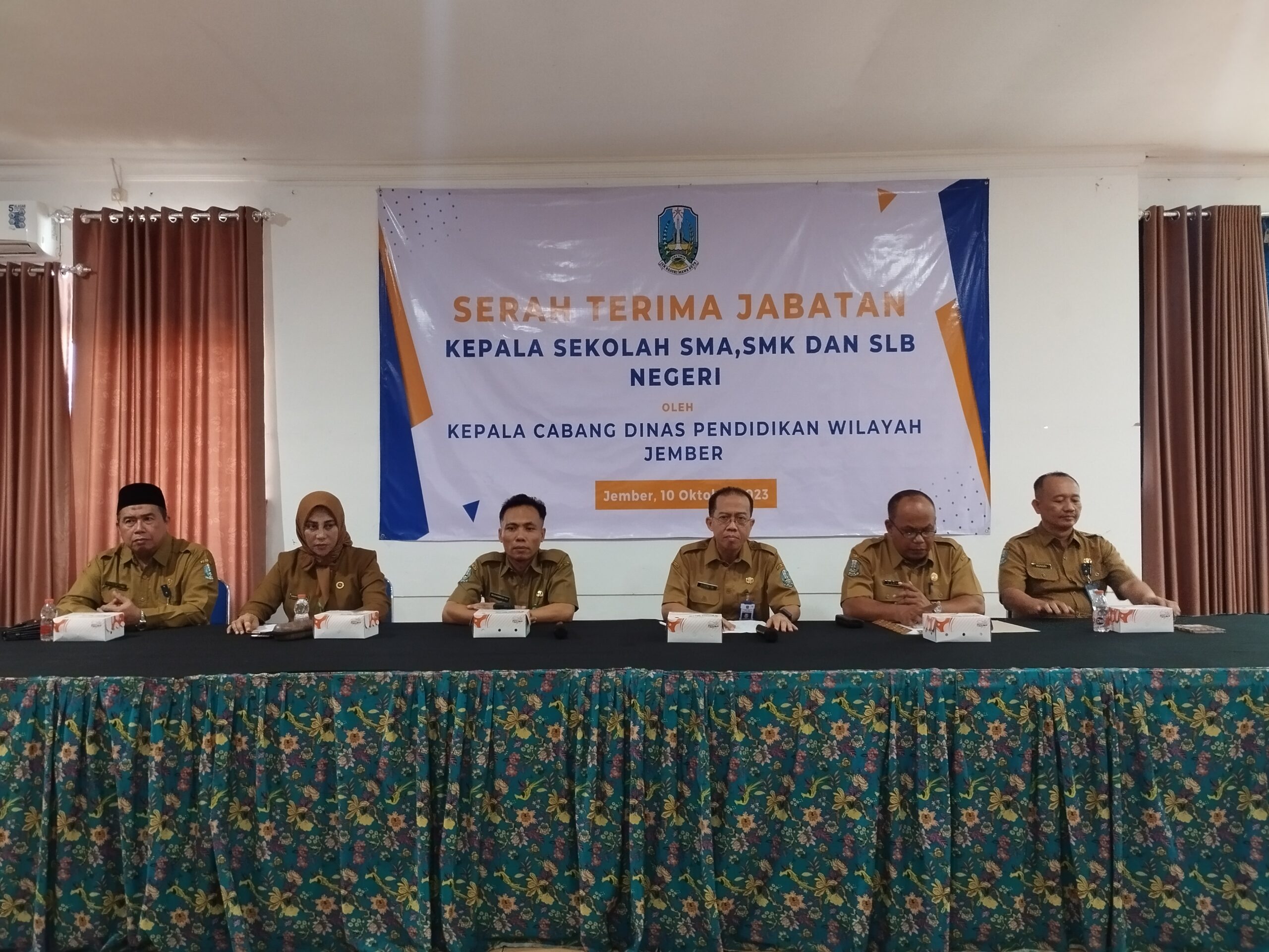 Serah Terima Jabatan (SerTiJab) Kepala Sekolah SMA/SMK, dan SLB Negeri di lingkup Cabang Dinas Wilayah Jember